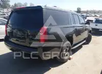 2017 Chevrolet Suburan photo