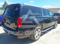 2017 Chevrolet Suburan photo
