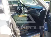 2017 Chevrolet Suburan photo