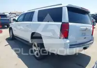 2017 Chevrolet Suburan photo