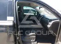 2017 Chevrolet Suburan photo