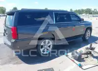 2017 Chevrolet Suburan photo