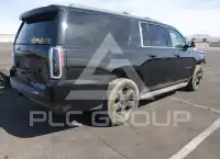 2017 Chevrolet Suburan photo