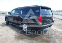 2017 Chevrolet Suburan photo
