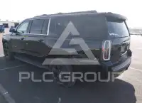 2017 Chevrolet Suburan photo