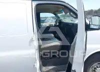 2017 Chevrolet Express фото