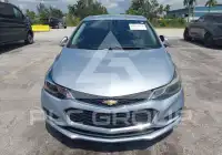2017 Chevrolet Cruze photo