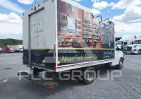 2017 Chevrolet Express фото