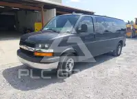 2017 Chevrolet Express фото