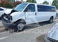 2017 Chevrolet Express фото