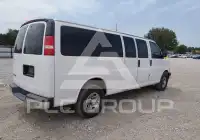 2017 Chevrolet Express фото