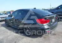 2017 BMW 330 фото
