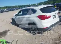 2017 BMW X1 фото