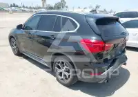 2017 BMW X1 фото
