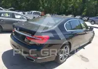 2017 BMW 750 photo