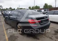 2017 BMW 750 фото