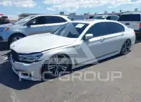 2017 BMW 750 фото