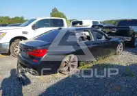2017 BMW 750 фото