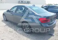 2017 BMW 320 photo
