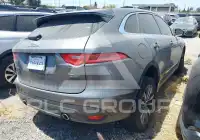 2017 Jaguar F-PACE photo