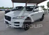2017 Jaguar F-PACE photo