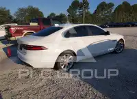 2017 Jaguar XF photo