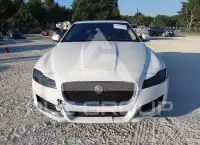 2017 Jaguar XF photo