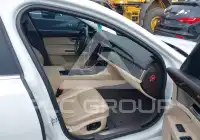 2017 Jaguar XF фото