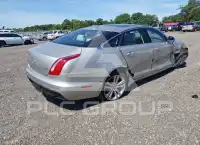 2017 Jaguar XJ photo