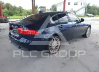 2017 Jaguar XE фото