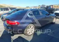 2017 Jaguar XE фото