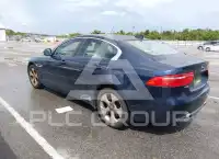 2017 Jaguar XE фото