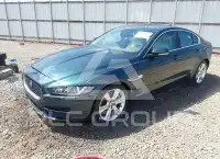 2017 Jaguar XE photo