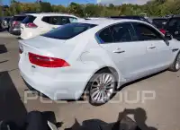 2017 Jaguar XE фото