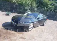 2017 Jaguar XE фото