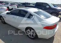 2017 Jaguar XE фото