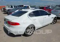 2017 Jaguar XE фото