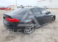 2017 Jaguar XE фото