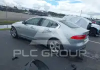2017 Jaguar XE photo