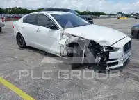 2017 Jaguar XE photo