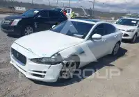 2017 Jaguar XE фото
