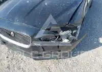 2017 Jaguar XE фото