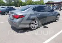 2017 Infinity Q70 фото