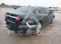2017 Infinity Q70 photo