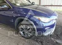 2017 Infinity QX30 photo