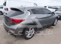 2017 Infinity QX30 photo