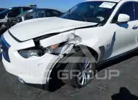 2017 Infinity QX70 фото
