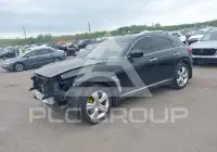 2017 Infinity QX70 фото