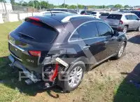 2017 Infinity QX70 фото