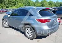 2017 Infinity QX70 фото